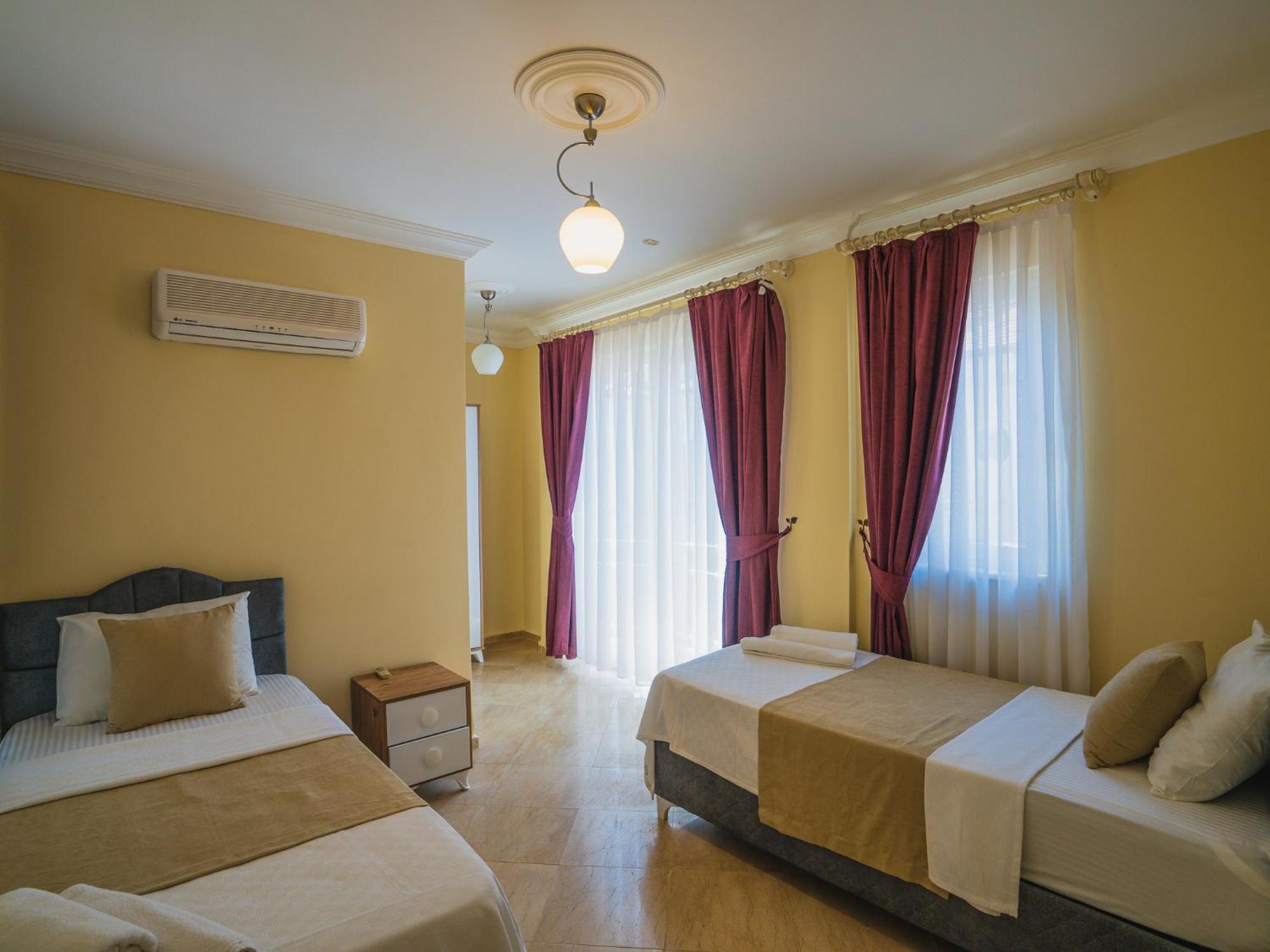 Sunset Beach Resort Aqua Lettings Fethiye Extérieur photo