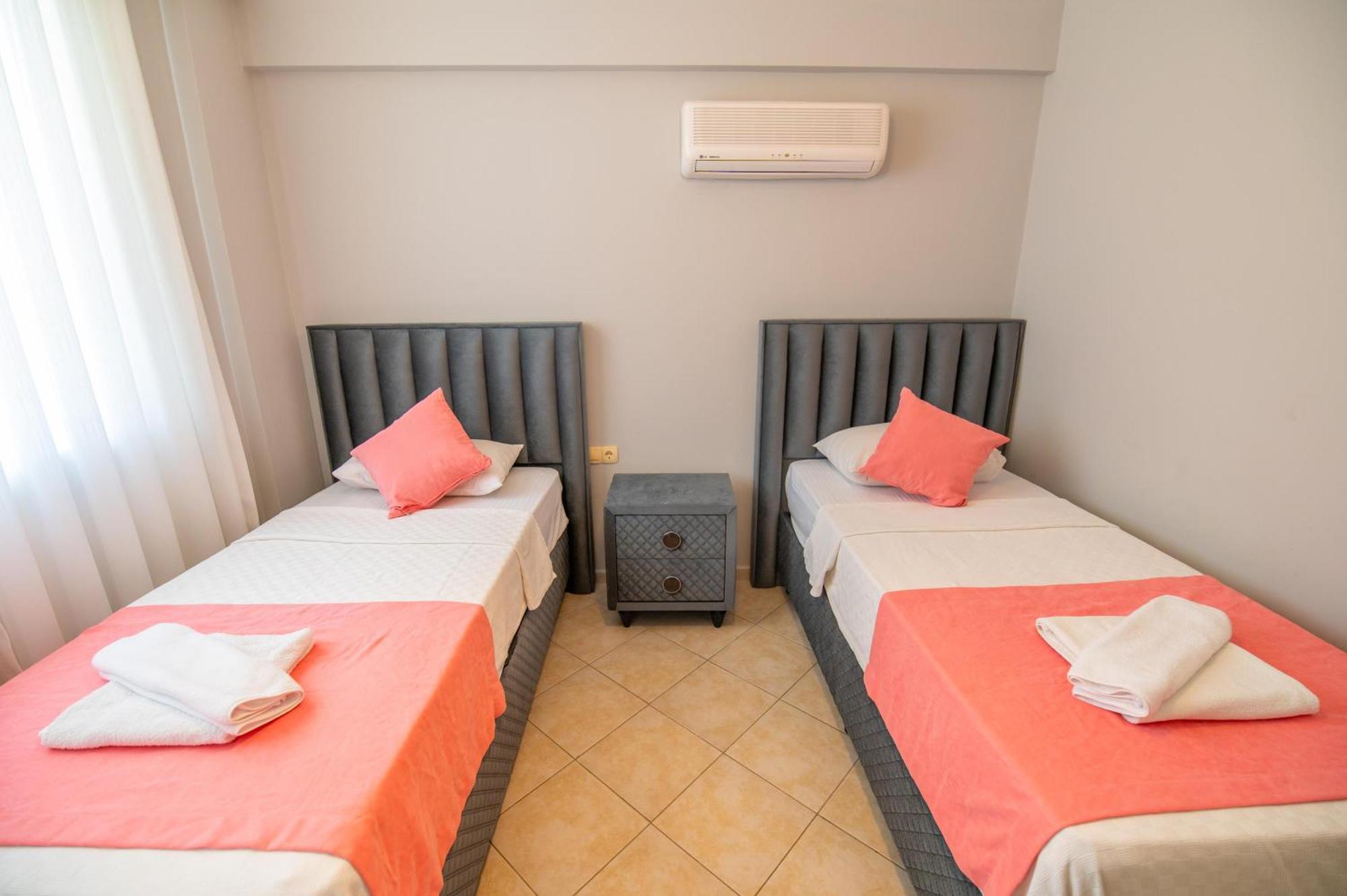 Sunset Beach Resort Aqua Lettings Fethiye Extérieur photo