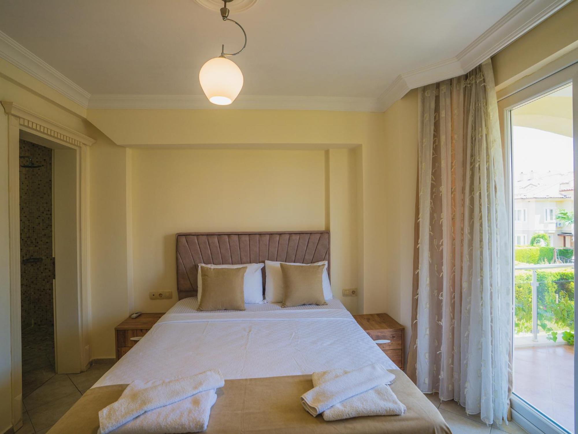 Sunset Beach Resort Aqua Lettings Fethiye Extérieur photo