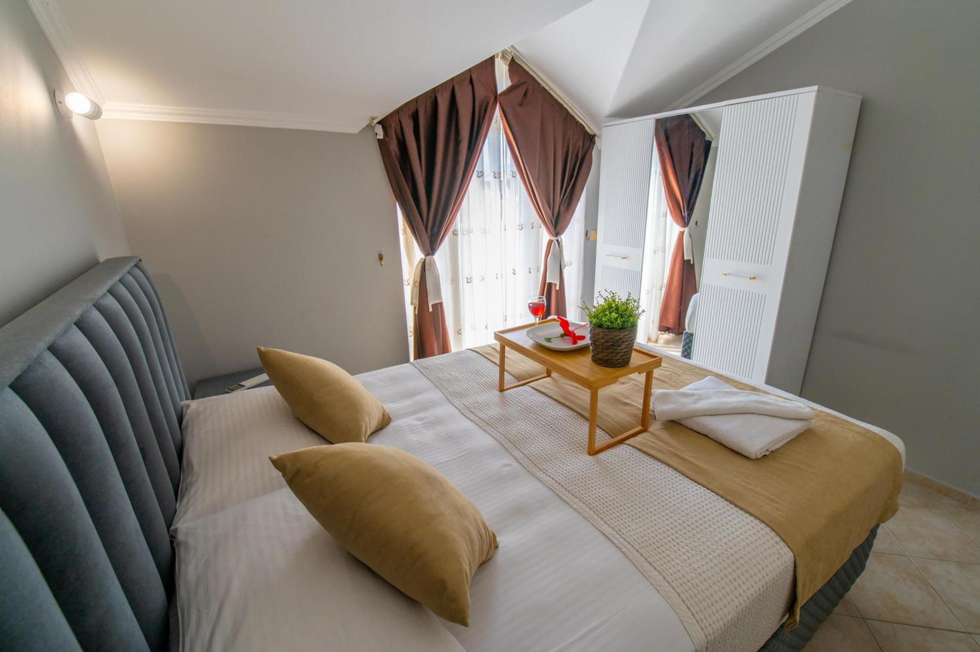 Sunset Beach Resort Aqua Lettings Fethiye Extérieur photo