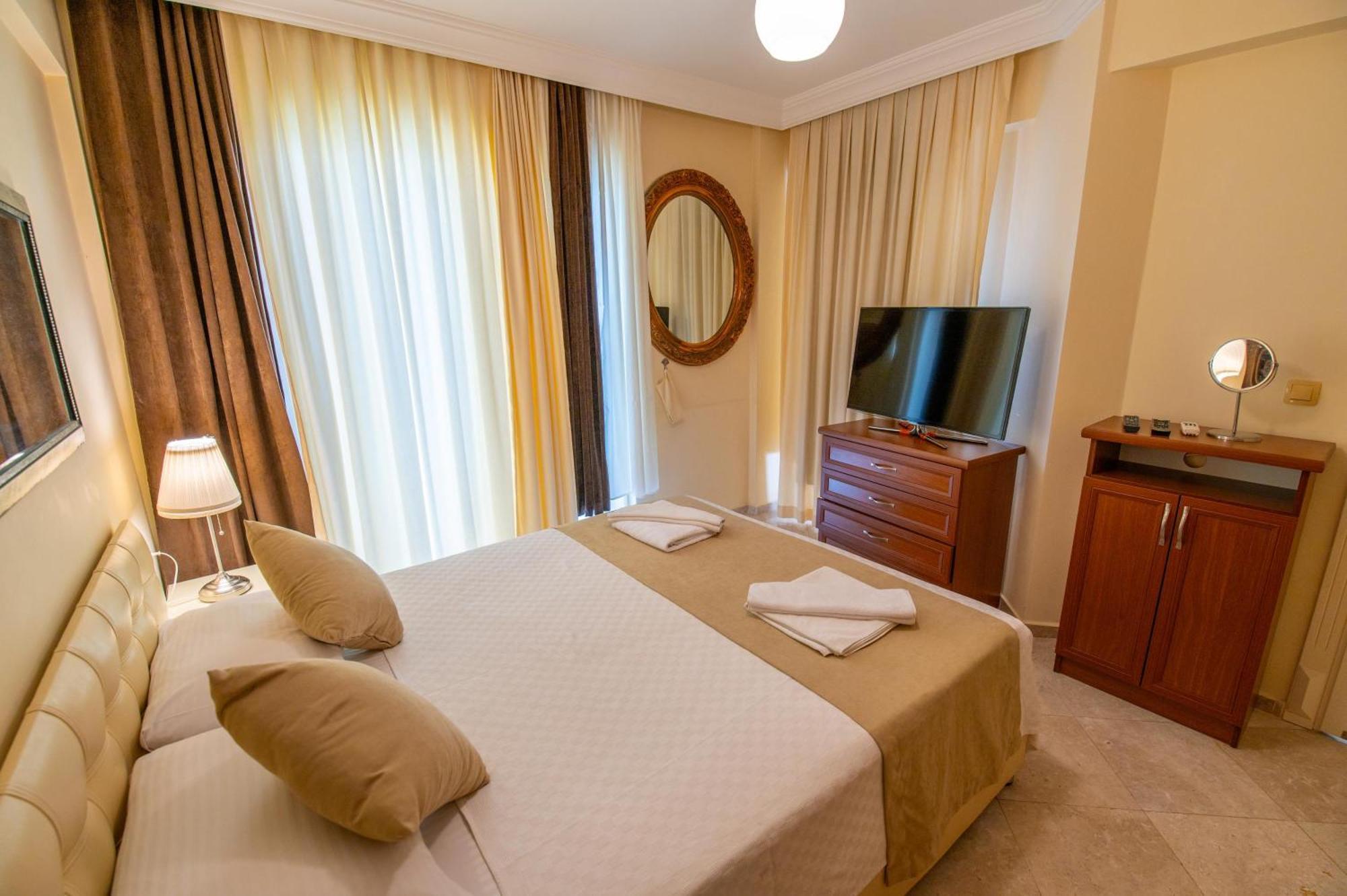 Sunset Beach Resort Aqua Lettings Fethiye Extérieur photo