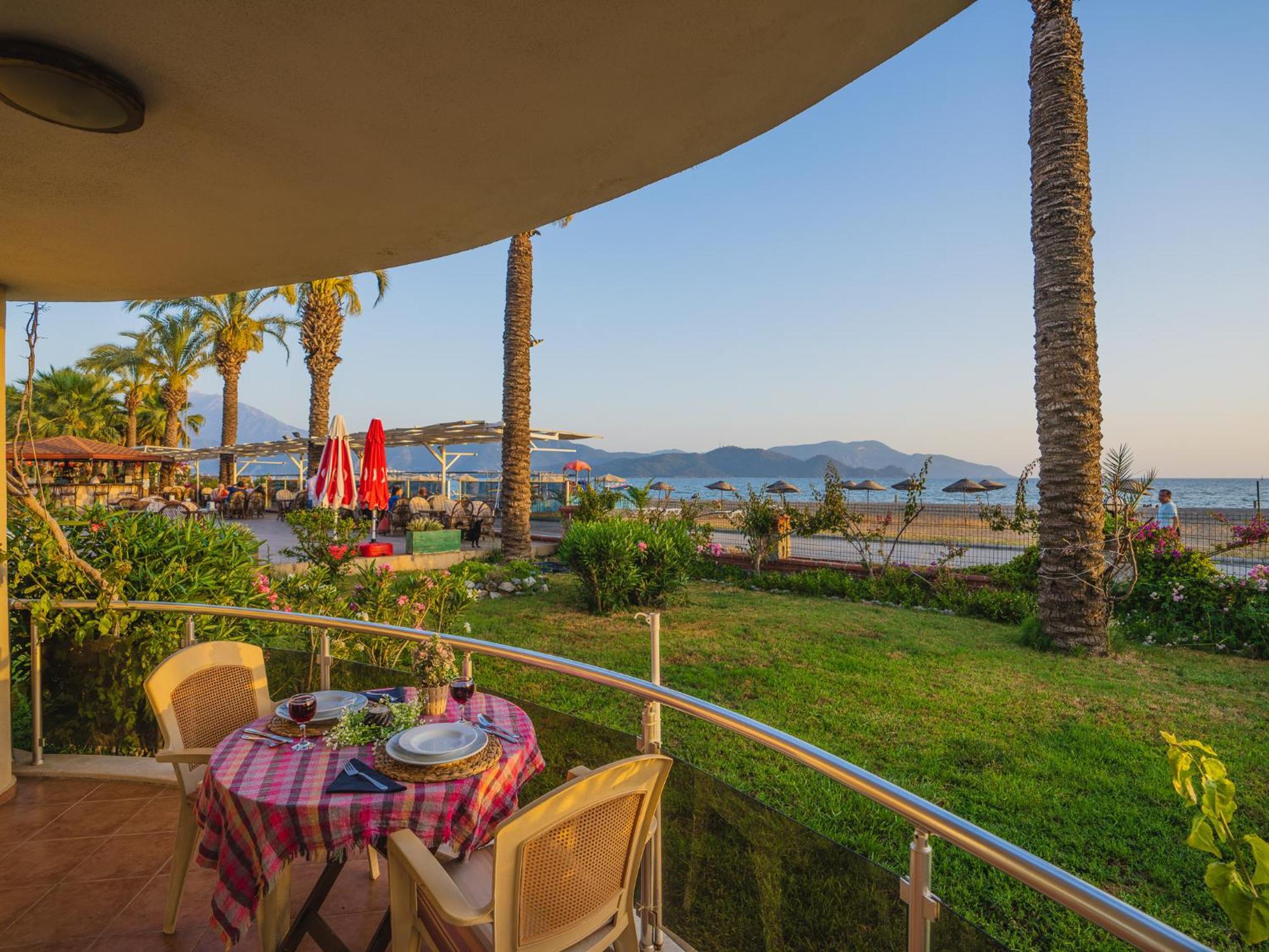 Sunset Beach Resort Aqua Lettings Fethiye Extérieur photo