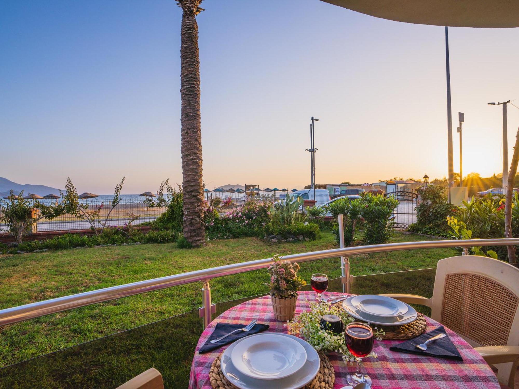 Sunset Beach Resort Aqua Lettings Fethiye Extérieur photo
