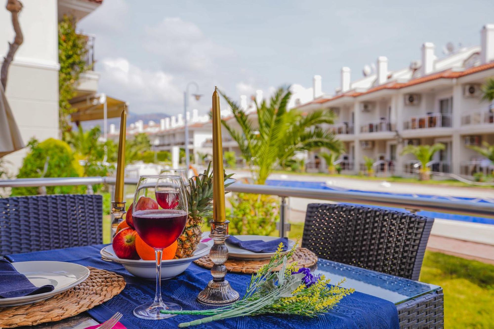 Sunset Beach Resort Aqua Lettings Fethiye Extérieur photo