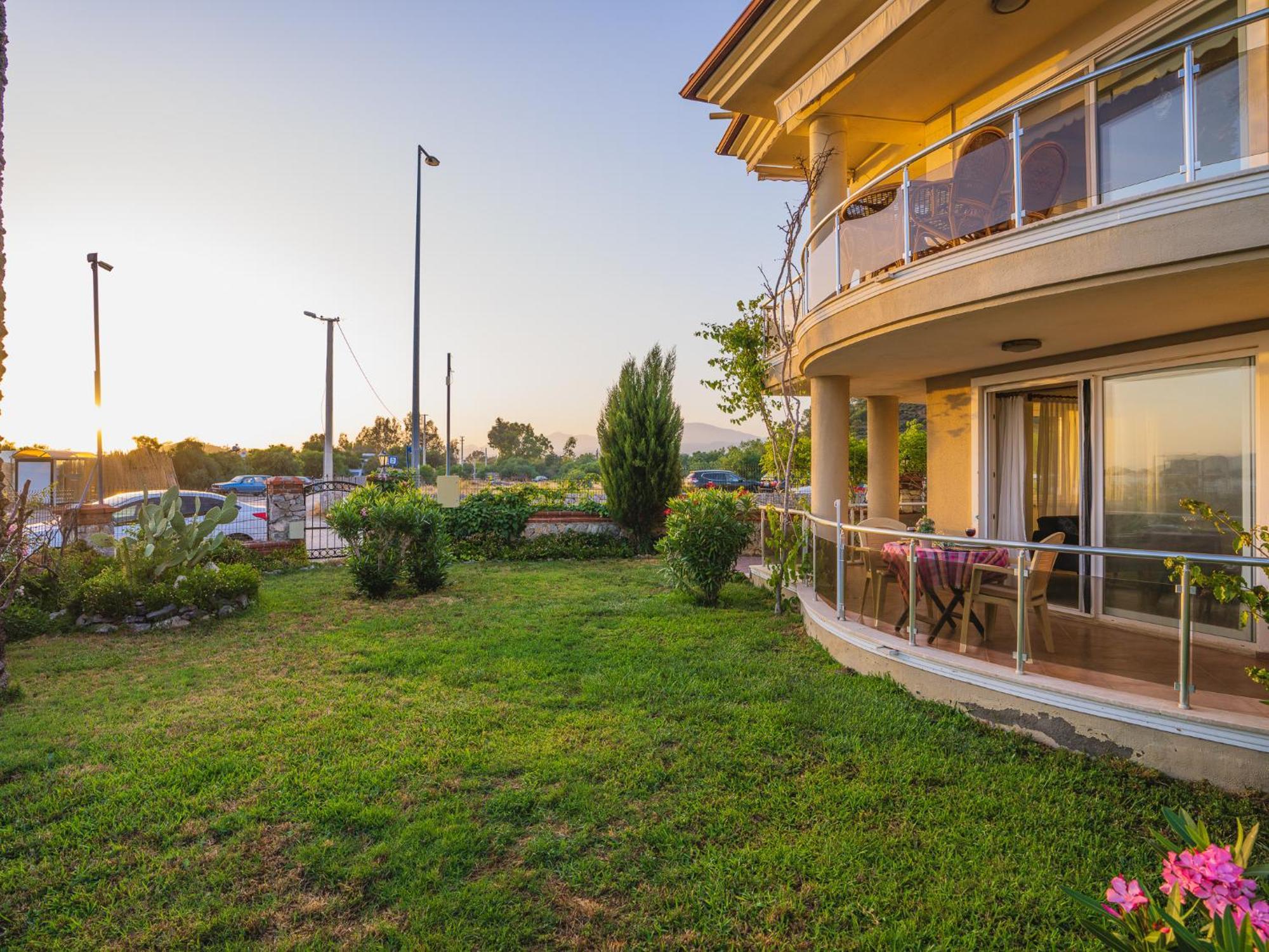 Sunset Beach Resort Aqua Lettings Fethiye Extérieur photo